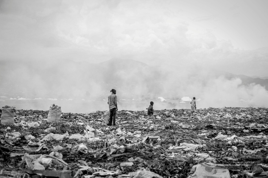 O que é racismo ambiental e como ele afeta comunidades vulneráveis no RS, destacando soluções para uma gestão ambiental justa e inclusiva.